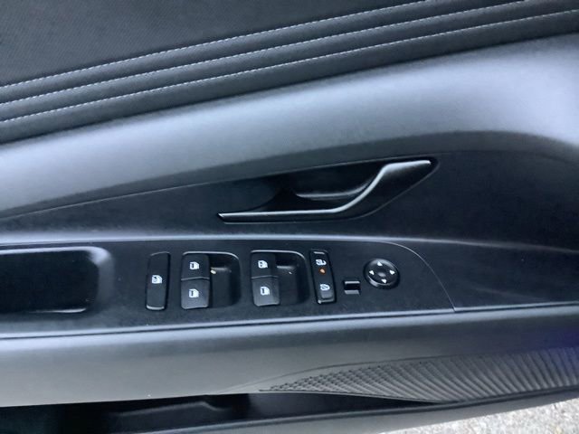 Certified 2025 Hyundai Elantra Sport image 14