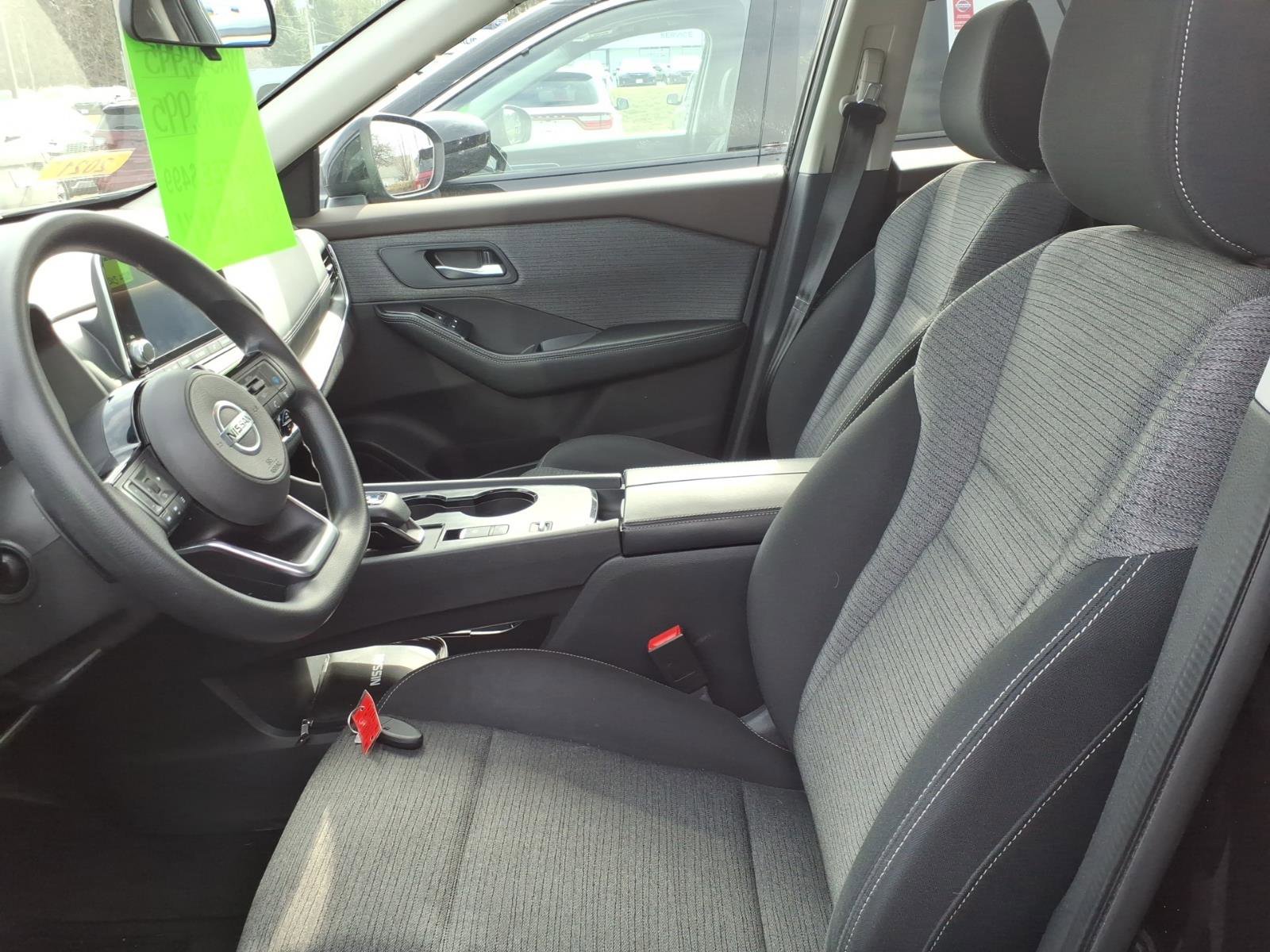 Used 2021 Nissan Rogue SV image 7