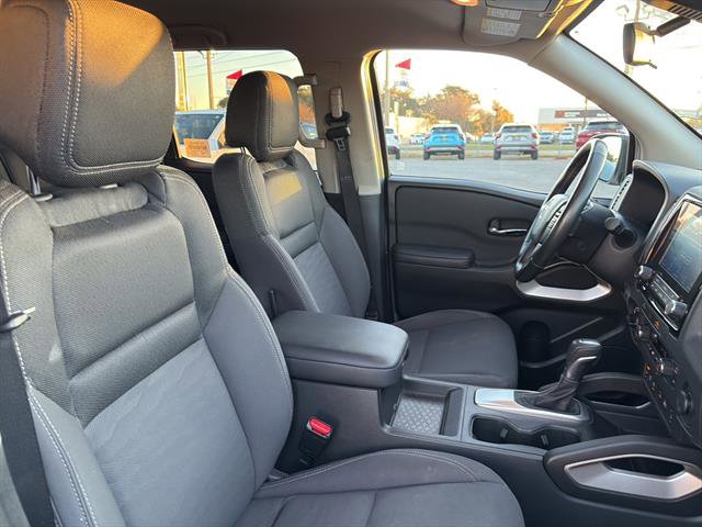 Used 2024 Nissan Frontier SV w/ SV Convenience Package image 9
