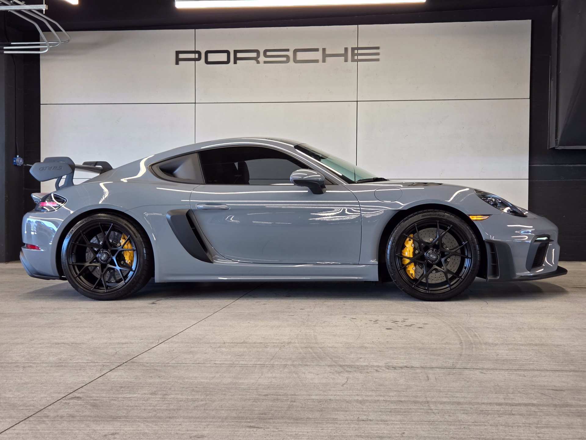 Certified 2023 Porsche 718 Cayman GT4 RS RWD image 28