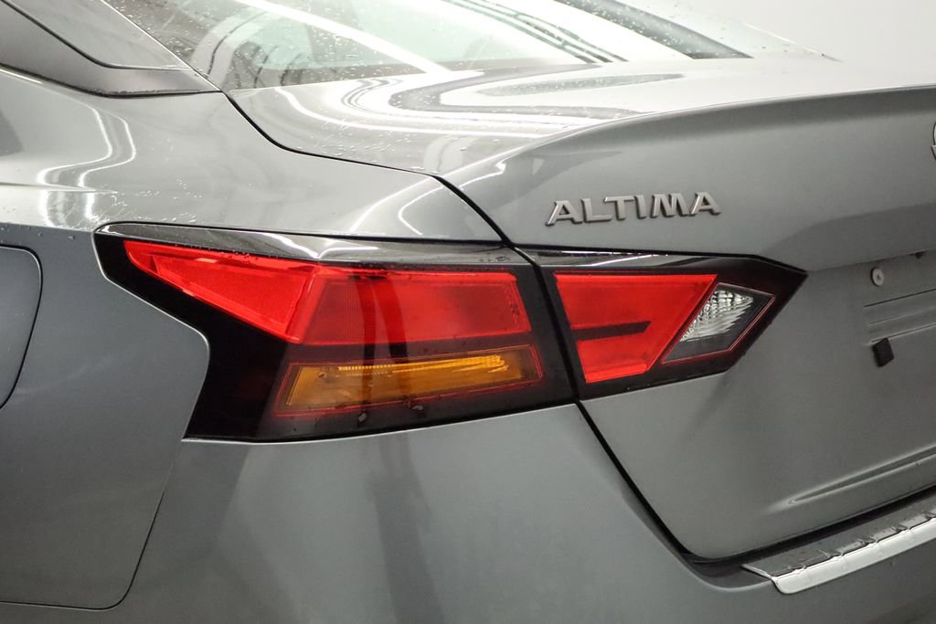 Used 2023 Nissan Altima 2.5 SV w/ SV Premium Package AWD/4WD image 17