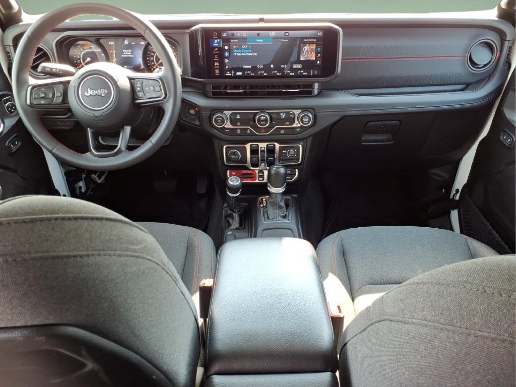 Used 2024 Jeep Wrangler Unlimited Rubicon AWD/4WD image 18