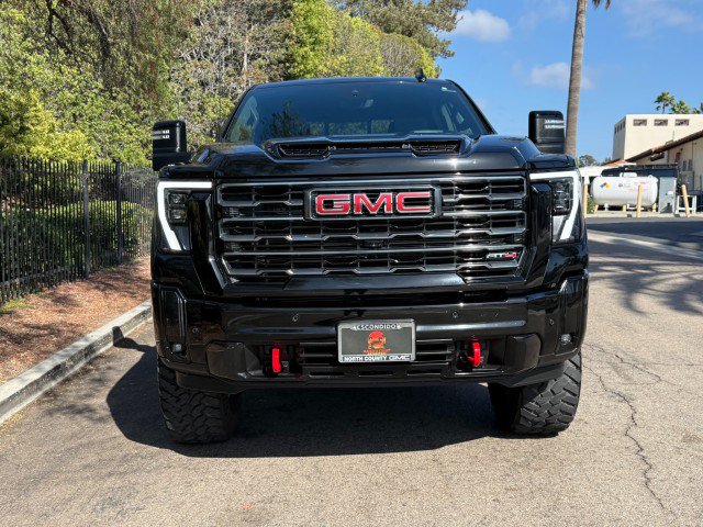 Used 2025 GMC Sierra 2500 AT4 w/ AT4 Premium Plus Package AWD/4WD image 7
