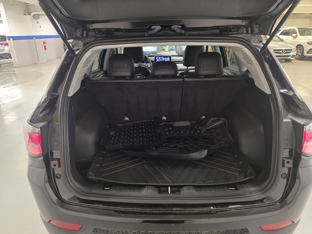 Used 2022 Jeep Compass Latitude image 21