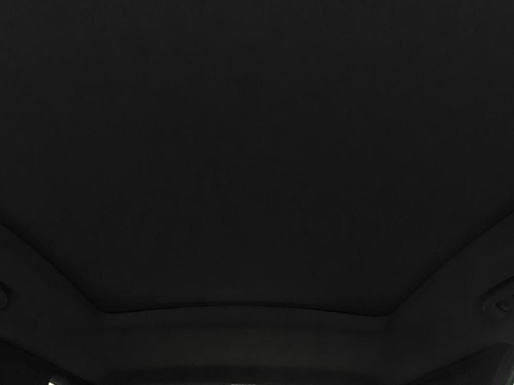 Used 2018 Chevrolet Equinox Premier FWD image 17