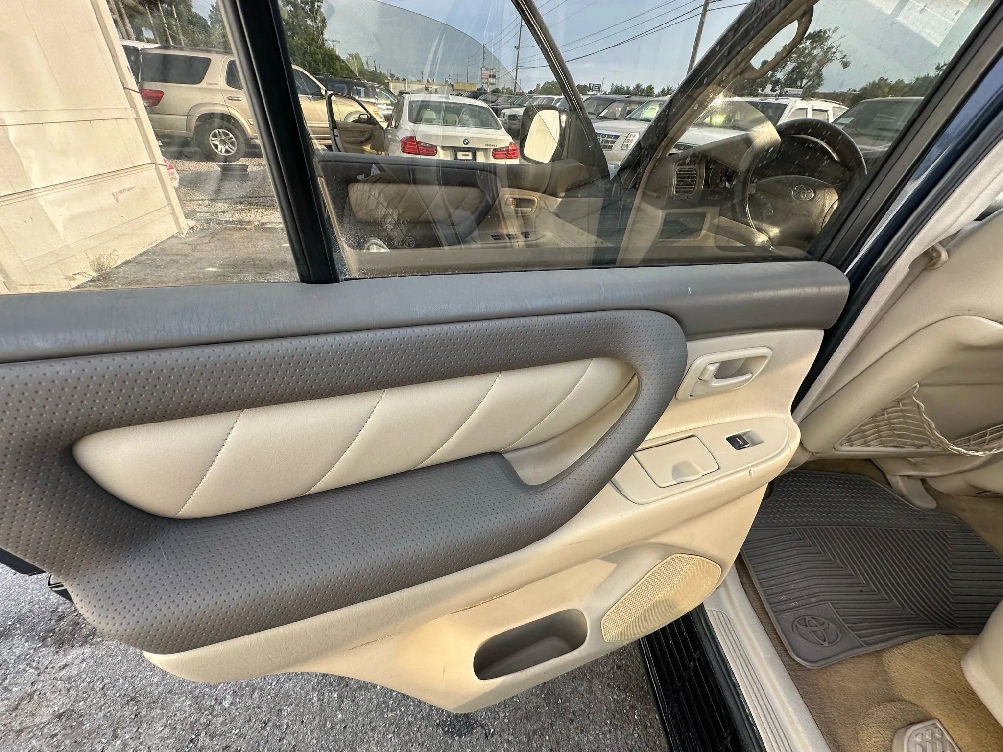 Used 2003 Toyota Land Cruiser AWD/4WD image 32