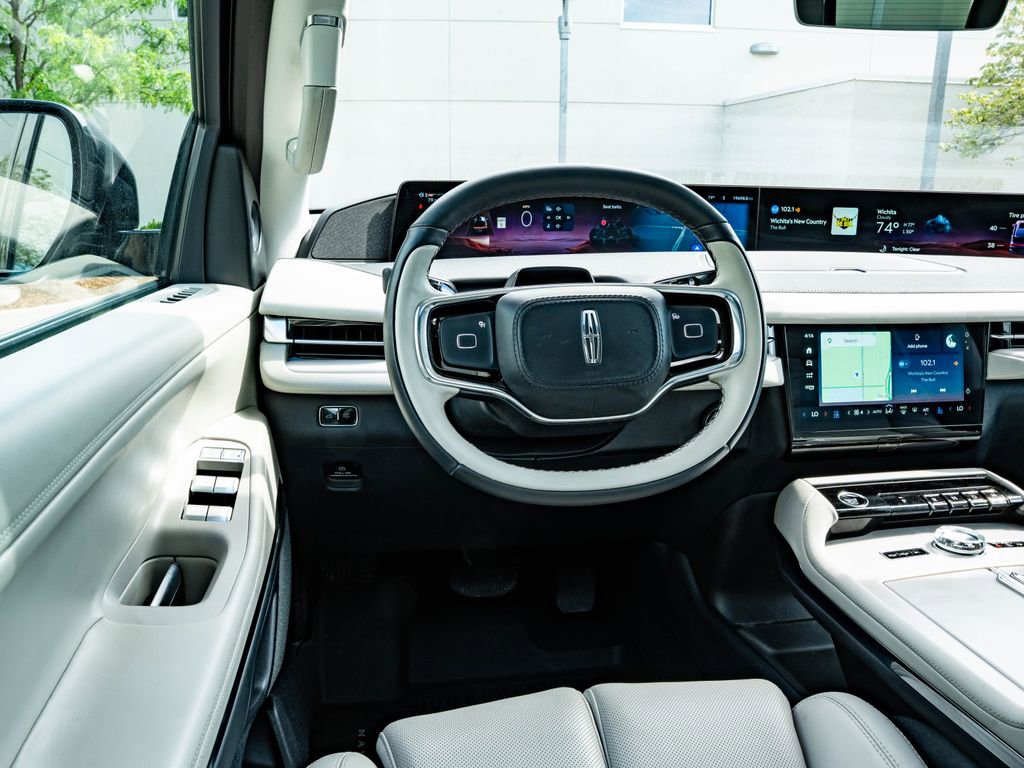 Used 2025 Lincoln Navigator Reserve AWD/4WD image 35