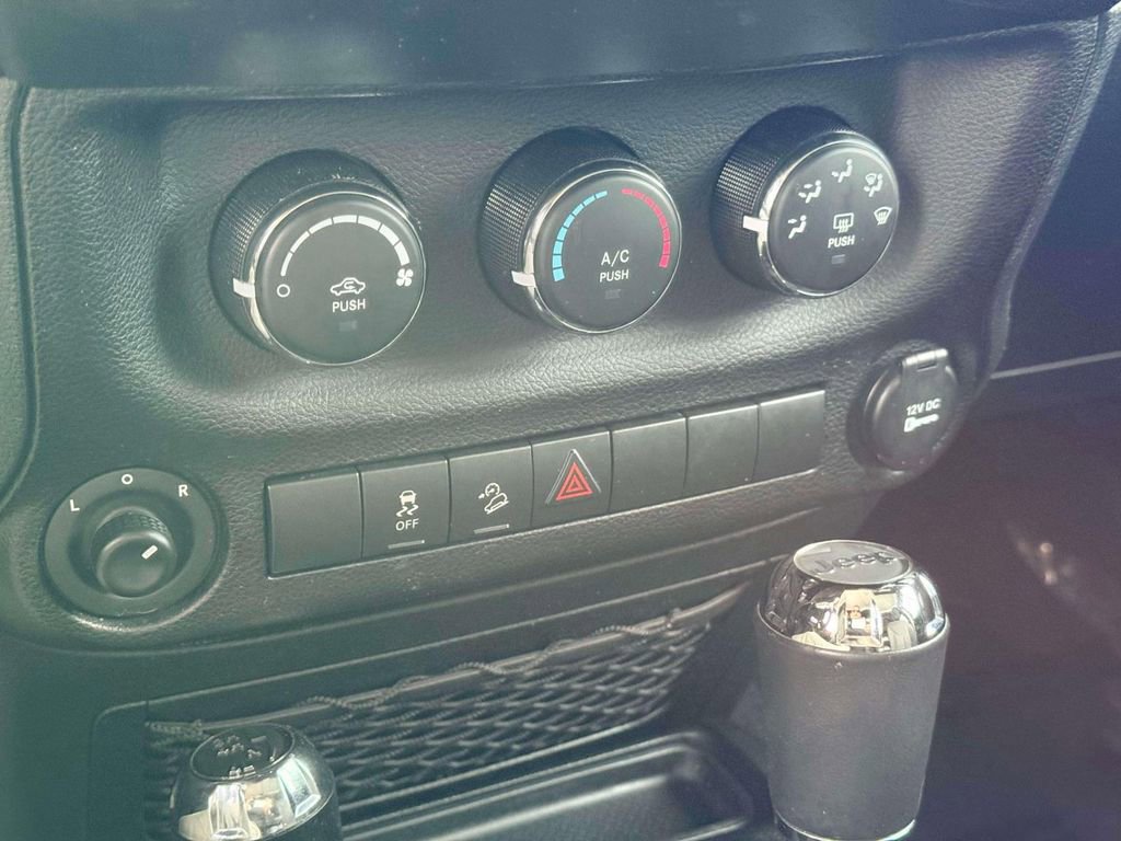 Used 2018 Jeep Wrangler Unlimited Sport S image 19