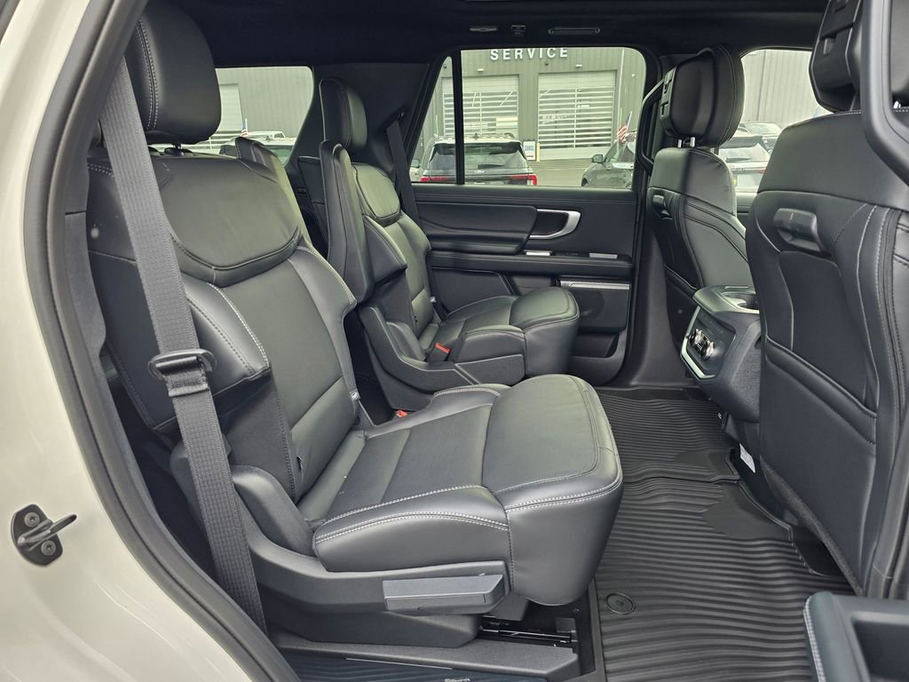 New 2026 Ford Expedition Platinum w/ Stealth Appearance Package image 13