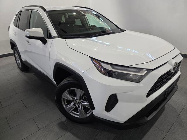 Used 2025 Toyota RAV4 XLE AWD/4WD image 7