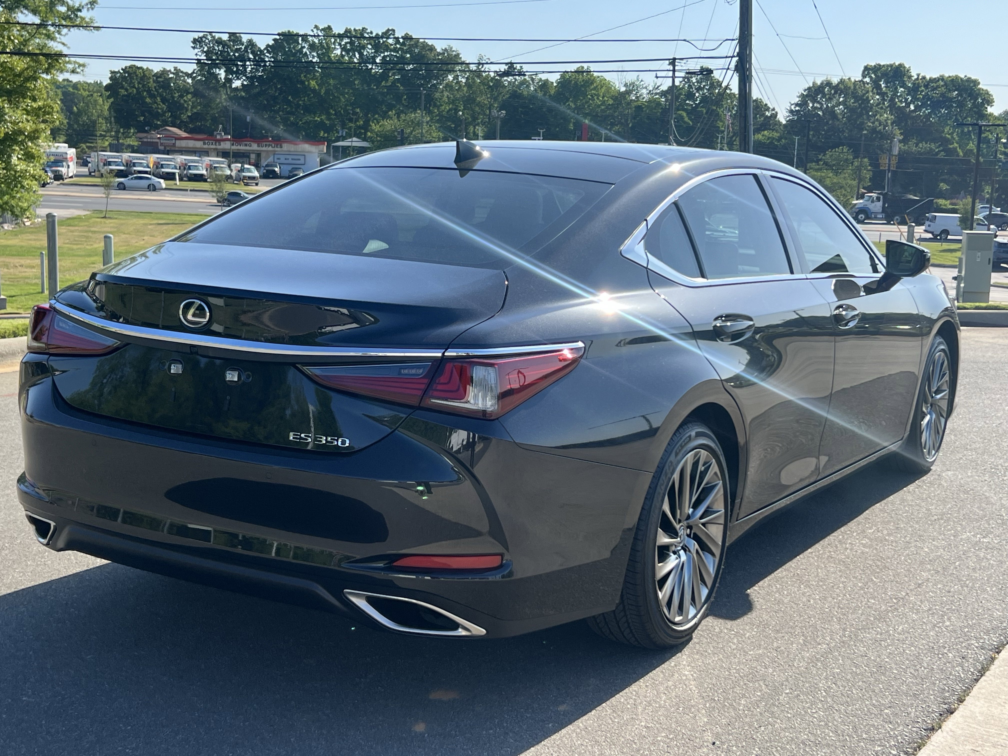 Used 2025 Lexus ES 350 Ultra Luxury w/ Accessory Package (Z2) FWD image 9