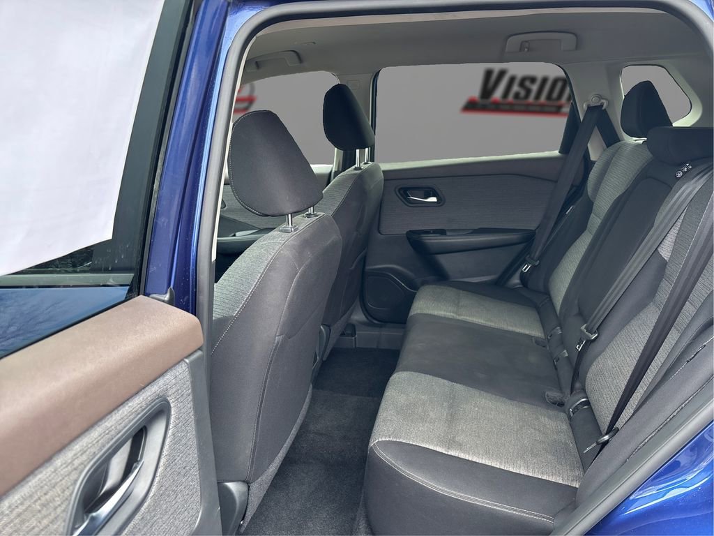 Used 2023 Nissan Rogue SV image 10