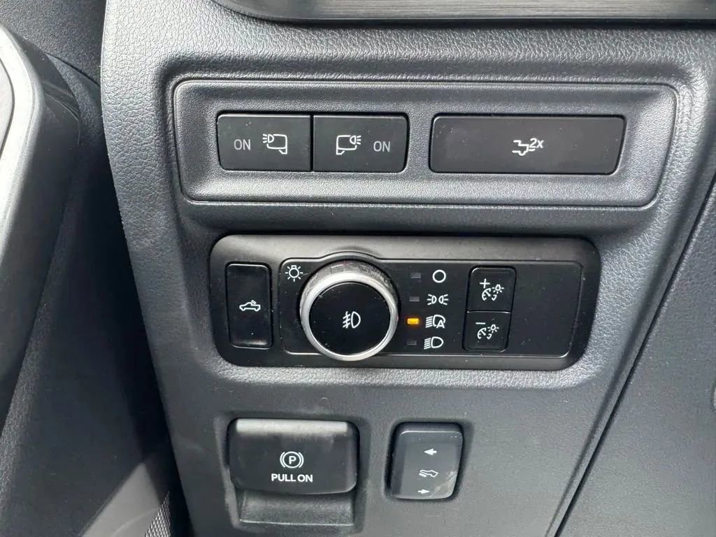 Used 2023 Ford F150 Lariat AWD/4WD image 19