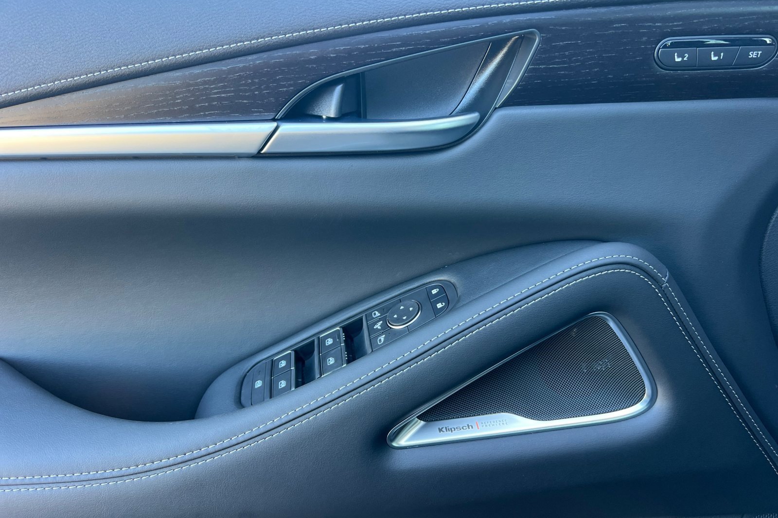 New 2026 INFINITI QX60 Autograph w/ Dark Cargo Package image 10