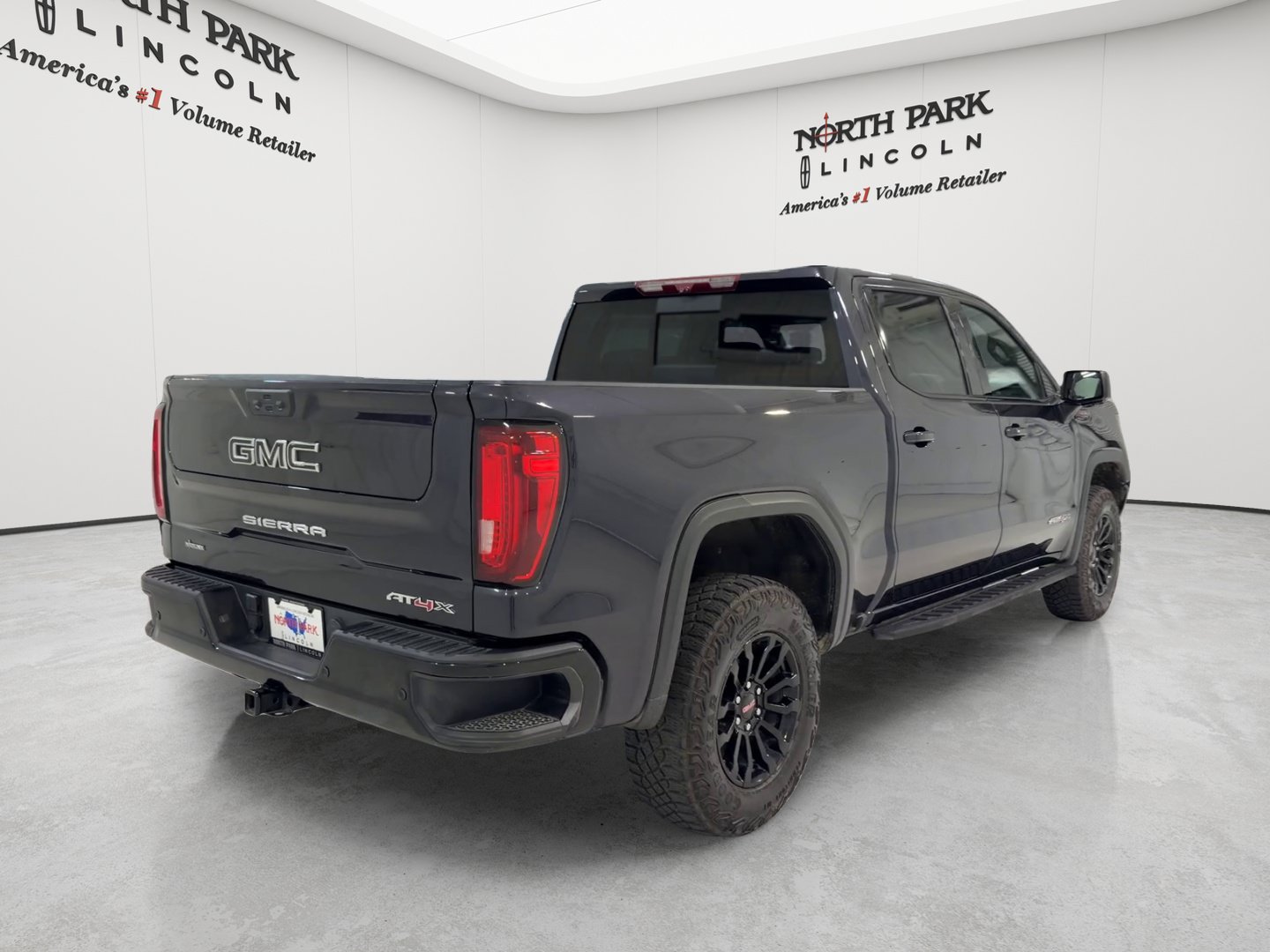 Used 2023 GMC Sierra 1500 AT4X AWD/4WD image 5