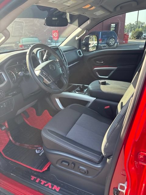 Used 2021 Nissan Titan SV w/ SV Convenience Package AWD/4WD image 9