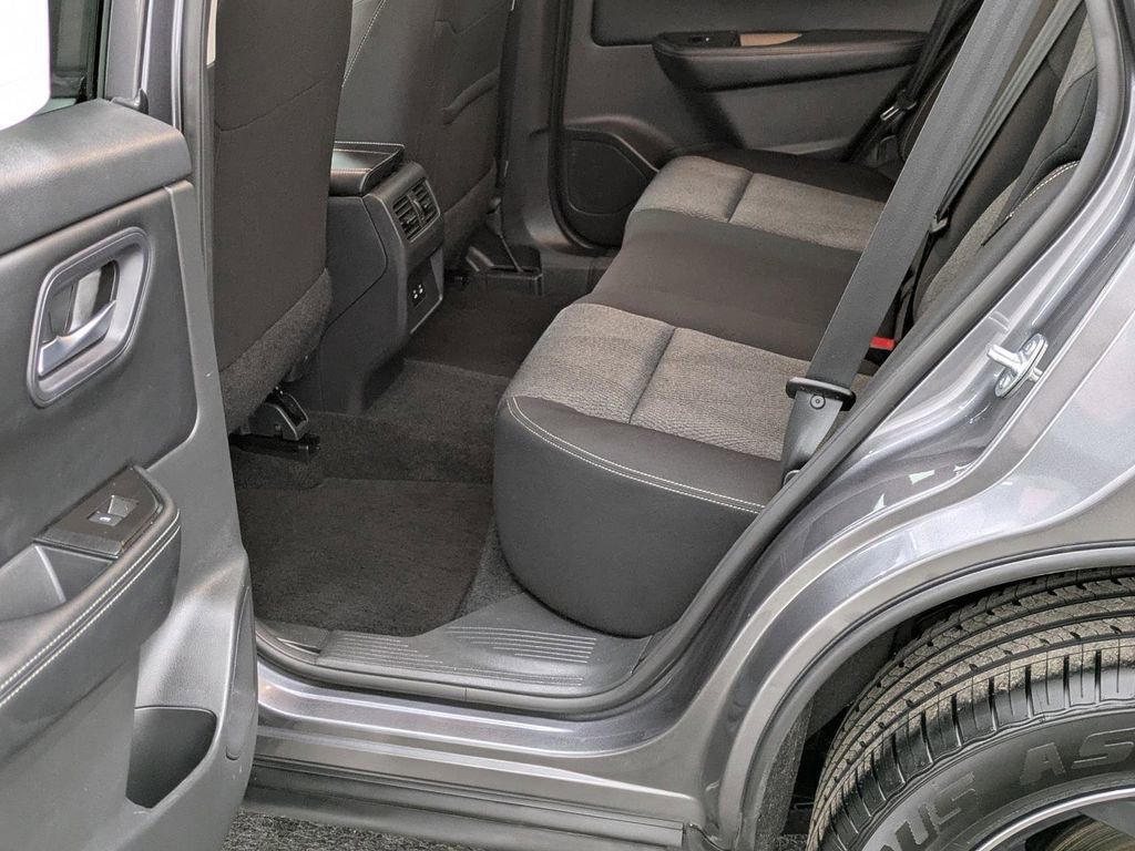 Used 2024 Nissan Rogue SV image 25