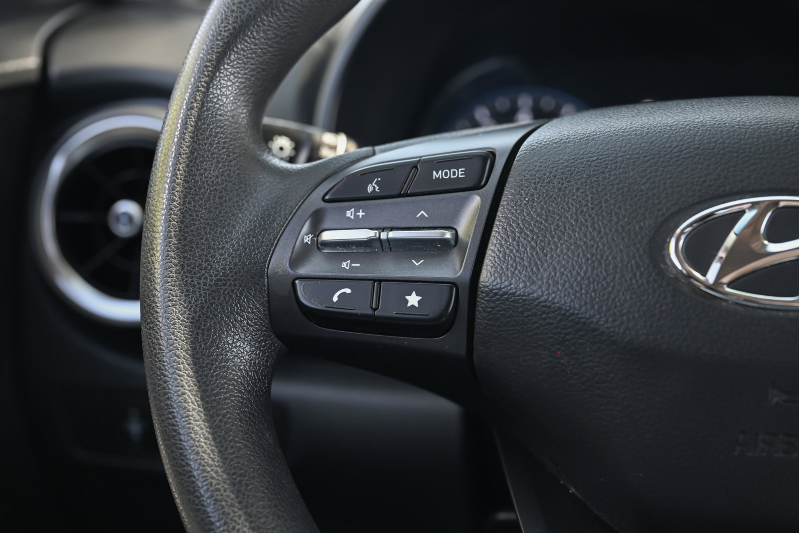 Used 2023 Hyundai Kona SEL image 24