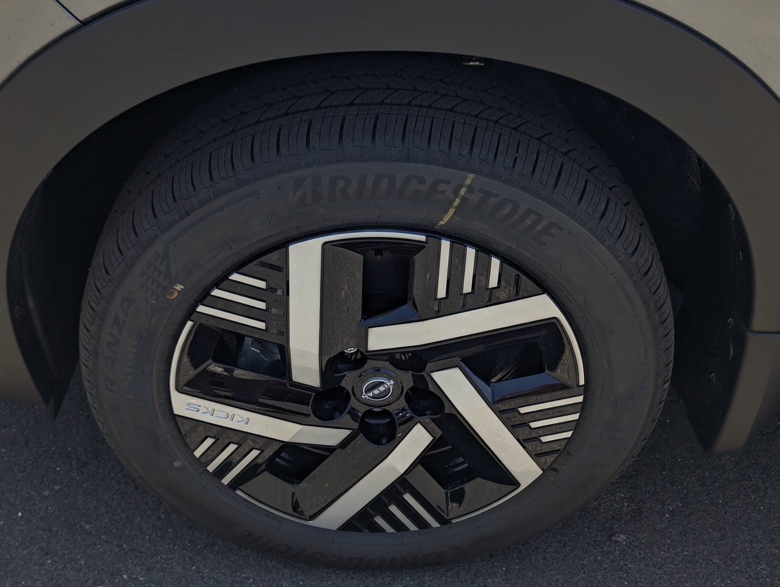 New 2026 Nissan Kicks SV FWD image 7