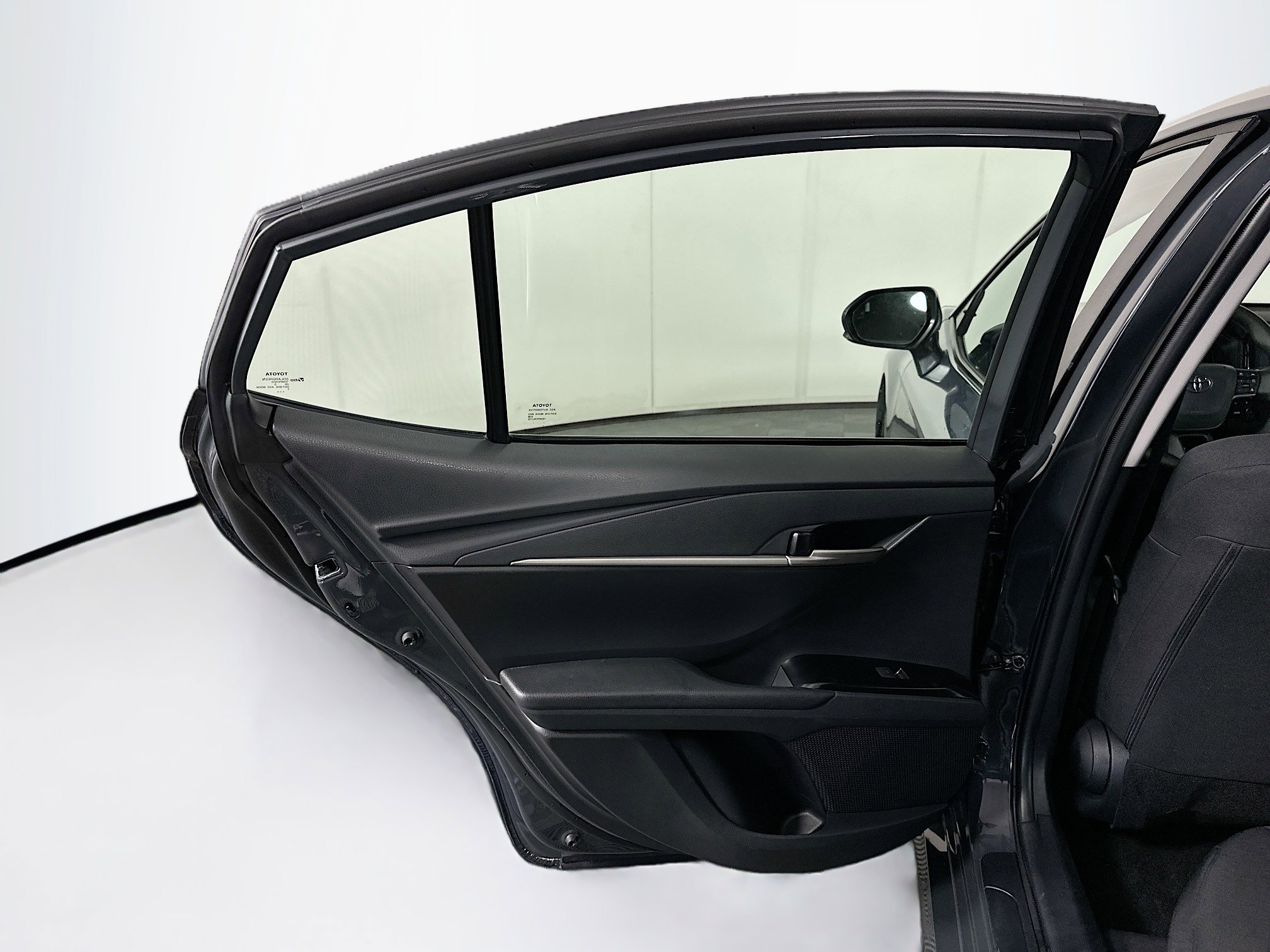 Used 2025 Toyota Camry LE image 25