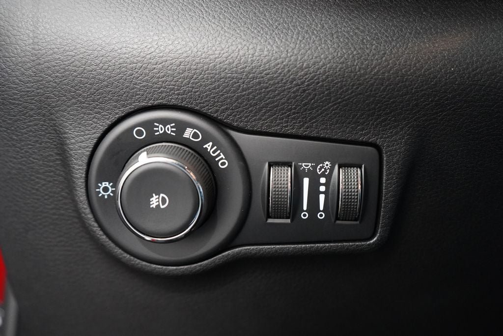 Used 2025 Jeep Compass Limited AWD/4WD image 27
