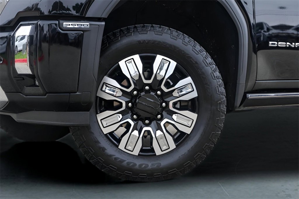 Used 2024 GMC Sierra 3500 Denali w/ Denali Reserve Package image 4