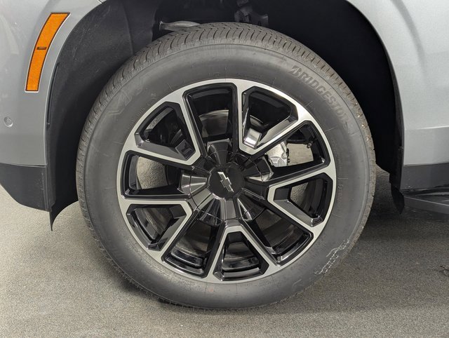 Used 2025 Chevrolet Tahoe RST image 9