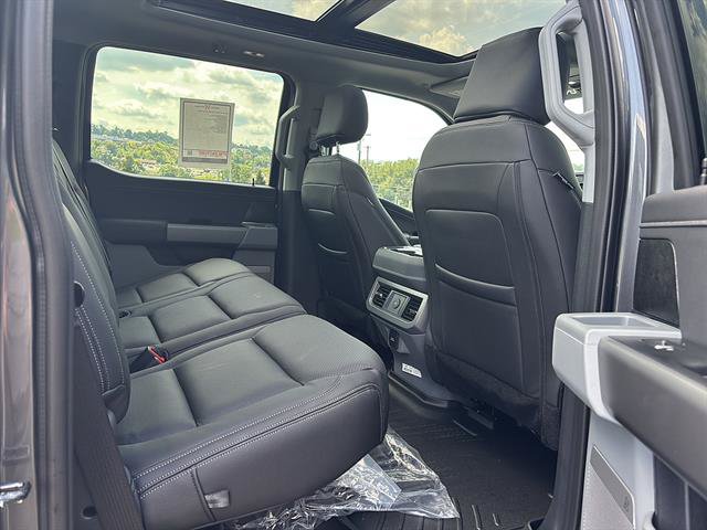 New 2026 Ford F250 XLT w/ XLT Premium Package AWD/4WD image 19