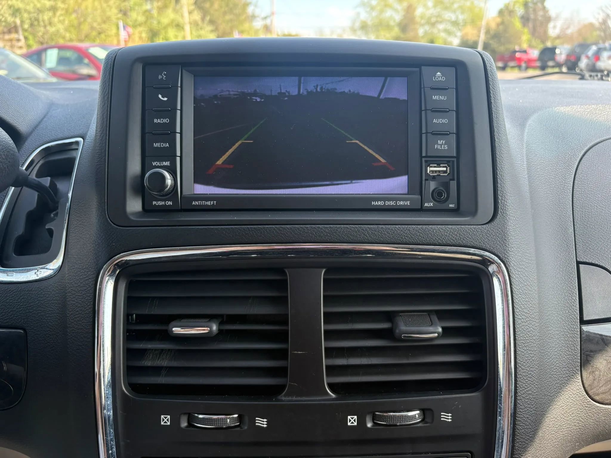 Used 2018 Dodge Grand Caravan SE FWD image 25