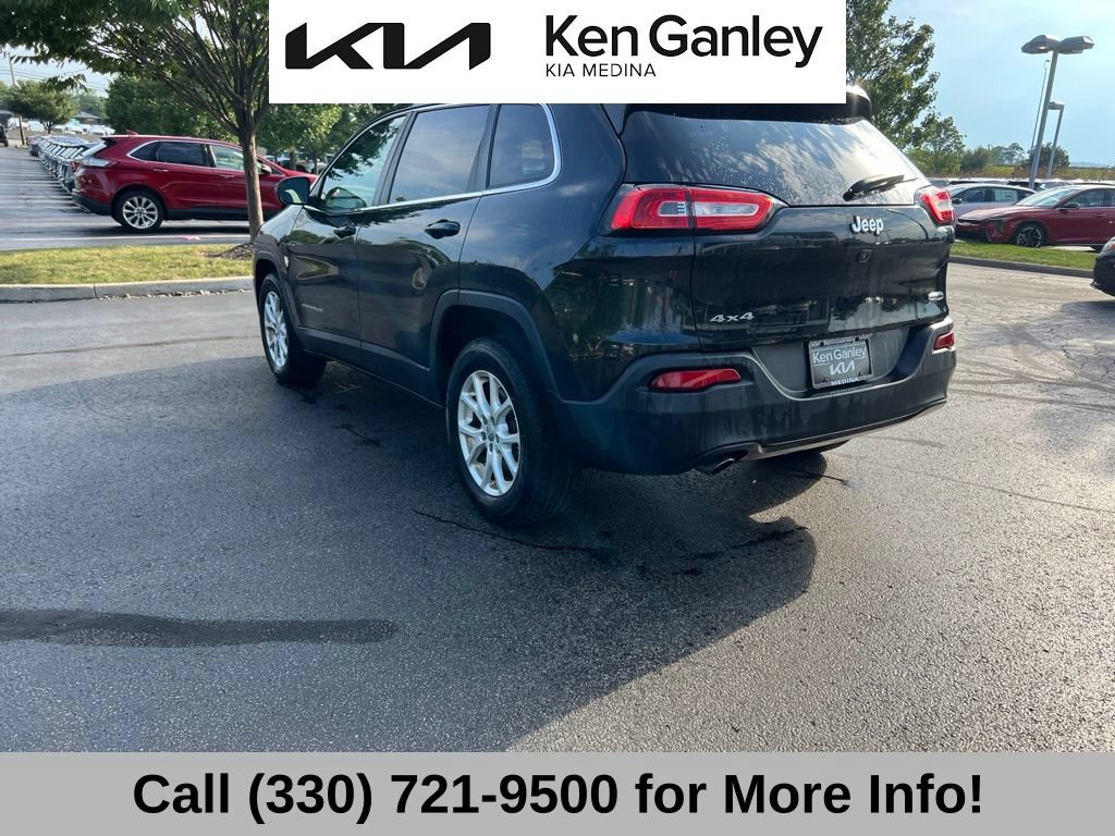 Used 2015 Jeep Cherokee Latitude w/ Cold Weather Group AWD/4WD image 13