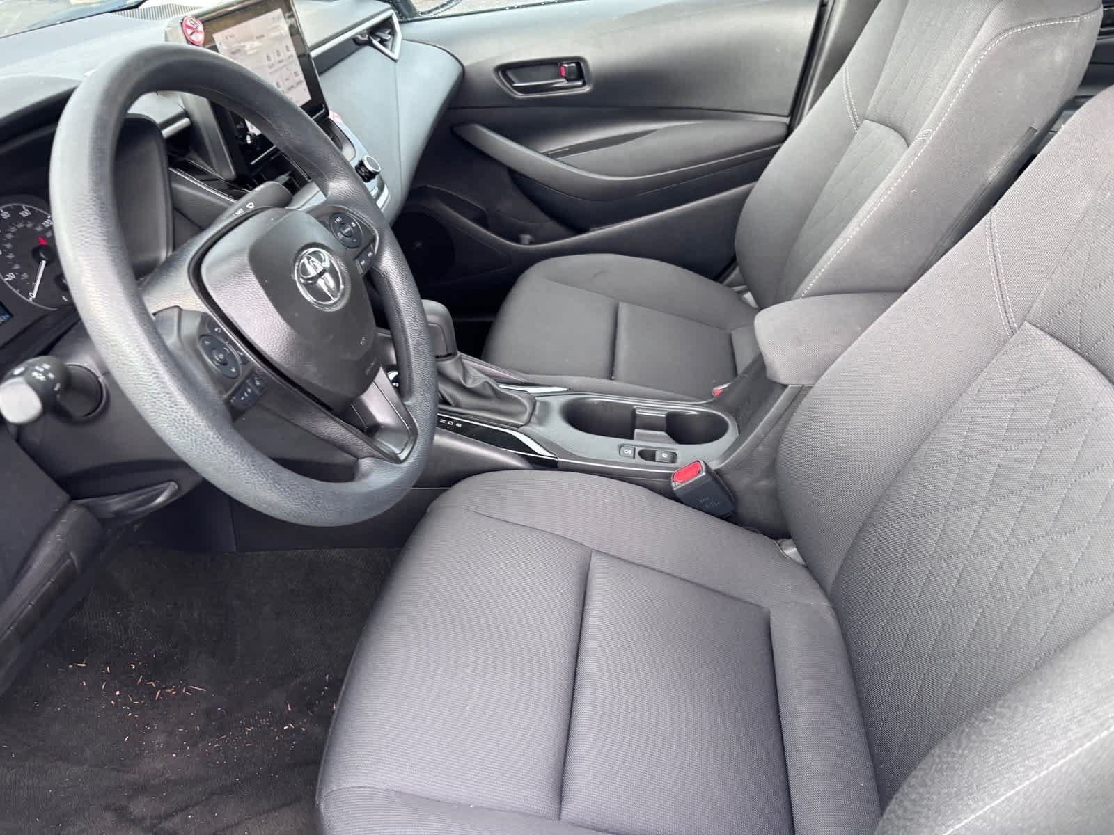 Used 2025 Toyota Corolla LE FWD image 13