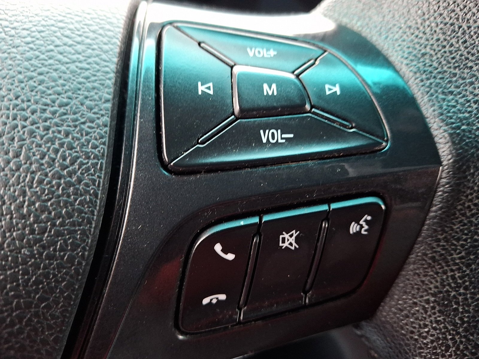 Used 2017 Ford Explorer XLT image 22