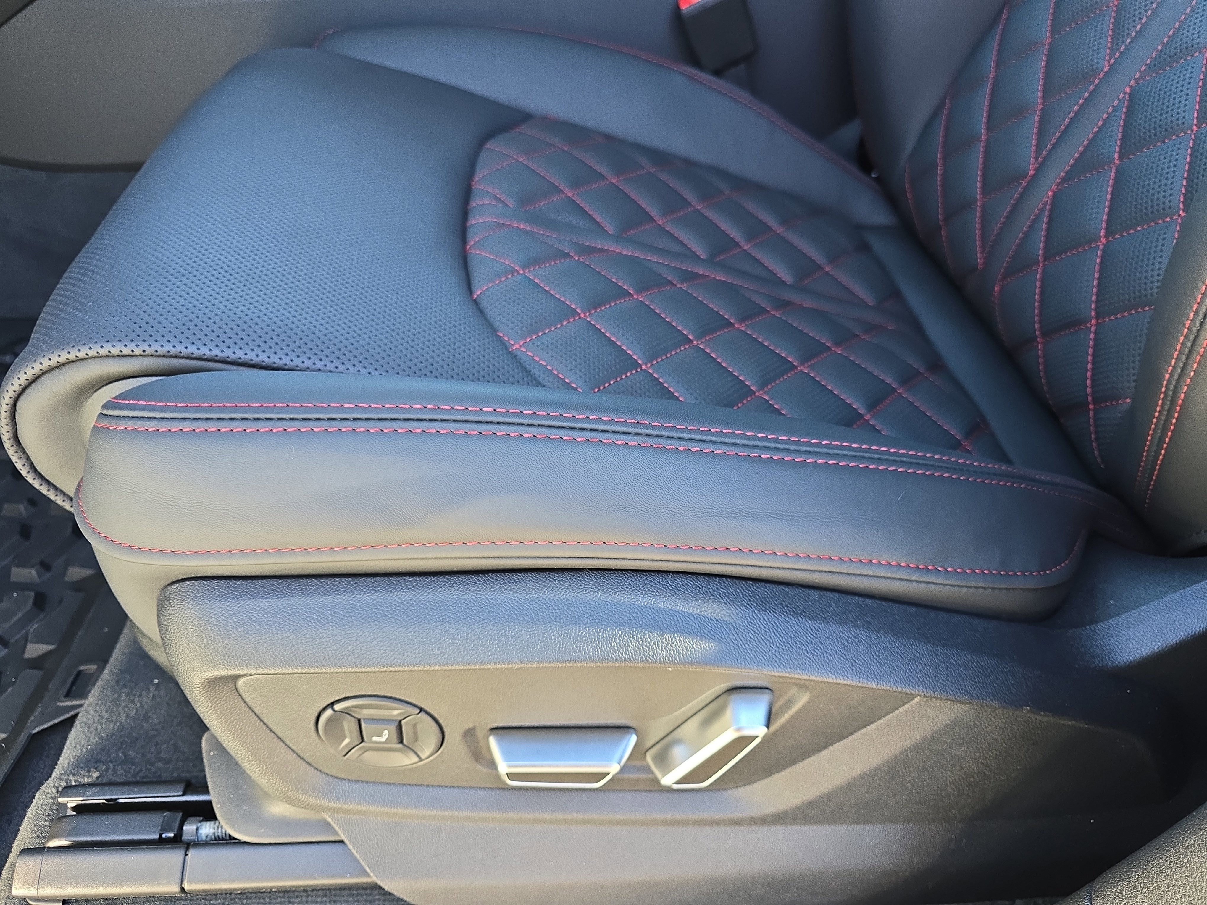 New 2026 Audi SQ8 Prestige image 29