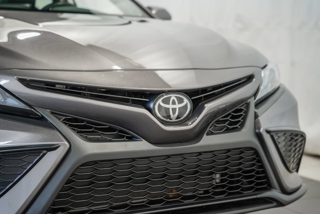 Used 2024 Toyota Camry SE w/ Cold Weather Package FWD image 10