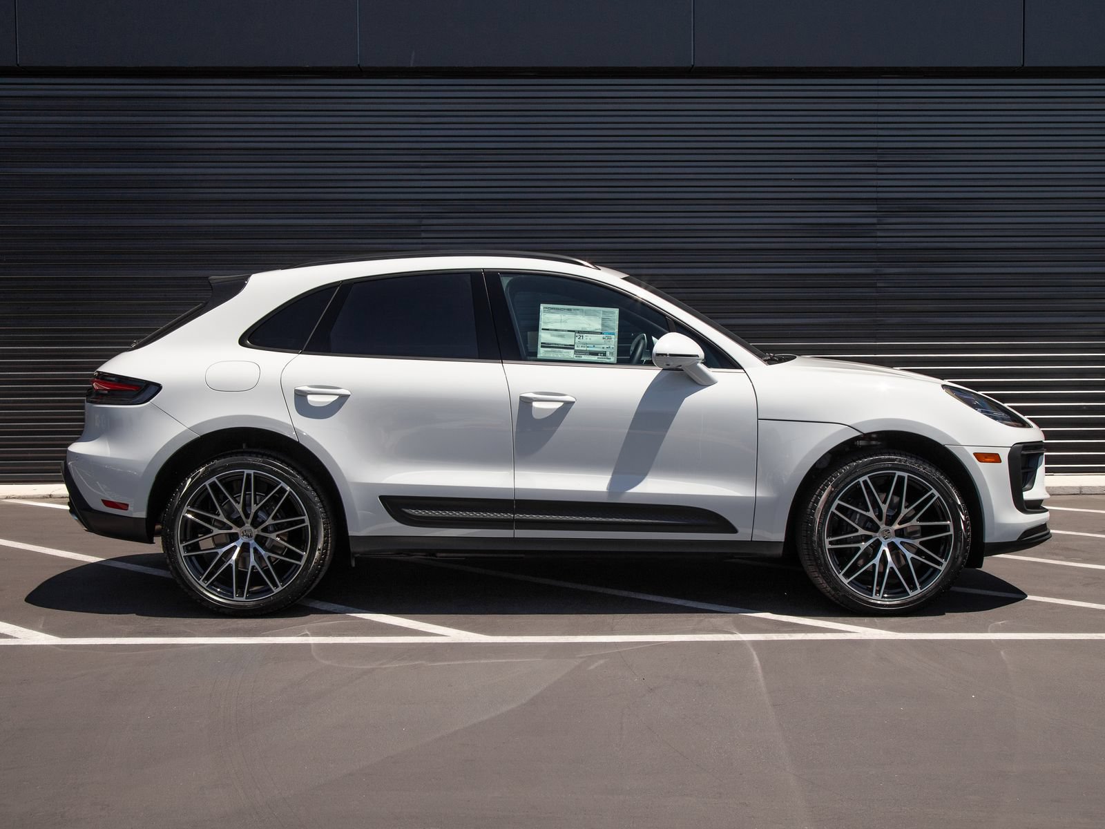 New 2026 Porsche Macan AWD/4WD image 8