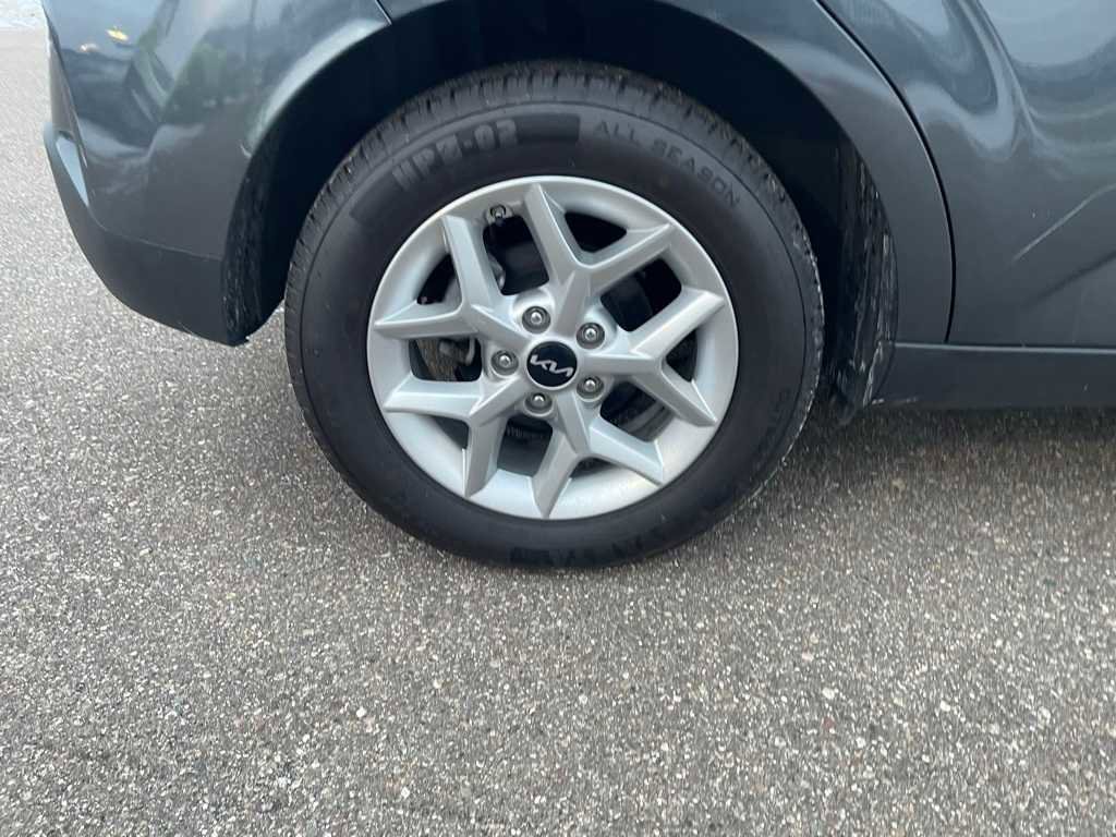 Used 2023 Kia Soul LX w/ Option Group 015 image 32