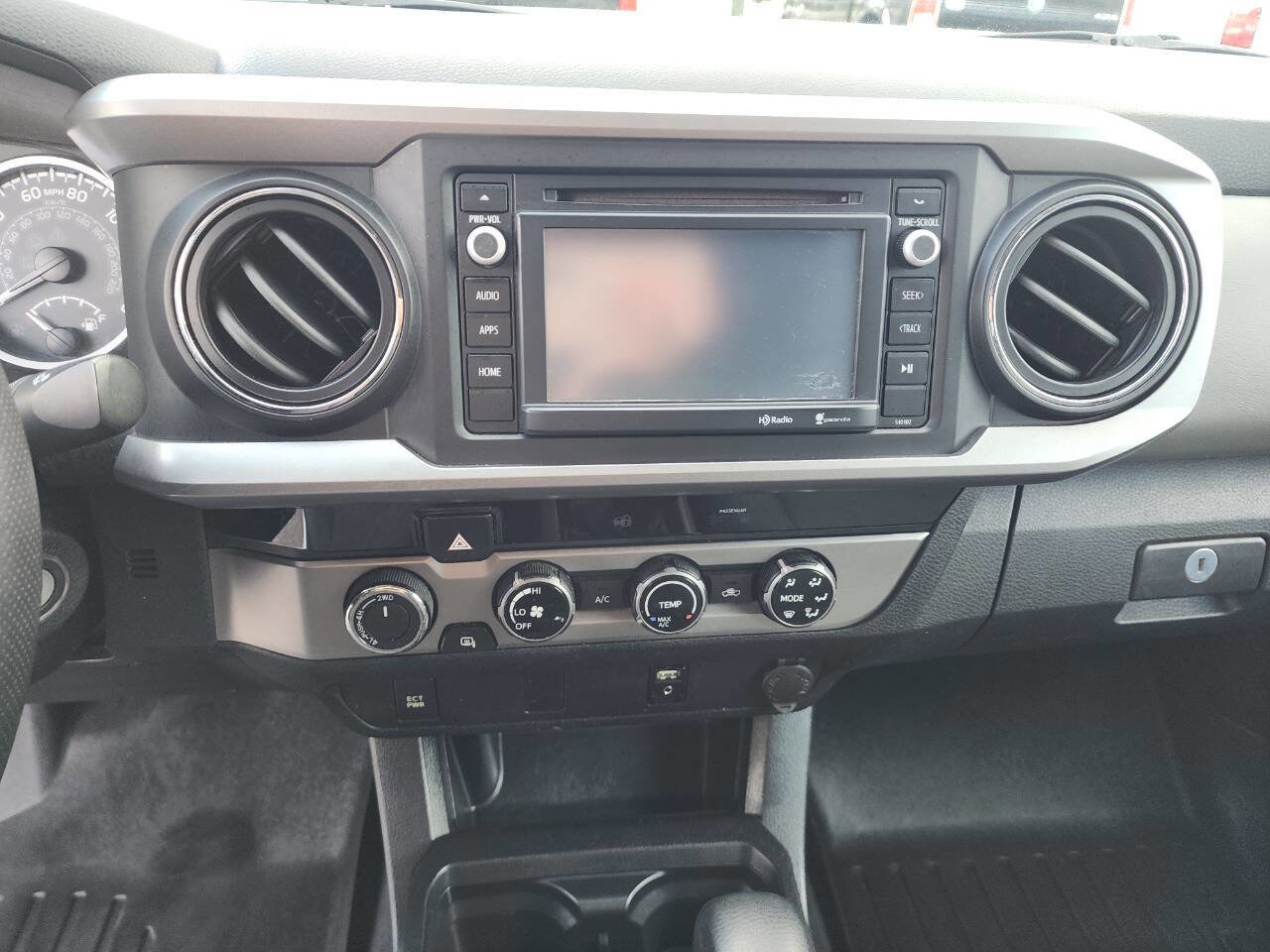 Used 2016 Toyota Tacoma SR5 image 22