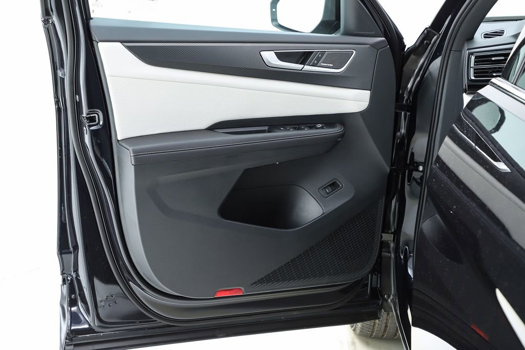 New 2025 Volkswagen Atlas Cross Sport SEL Premium R-Line image 18
