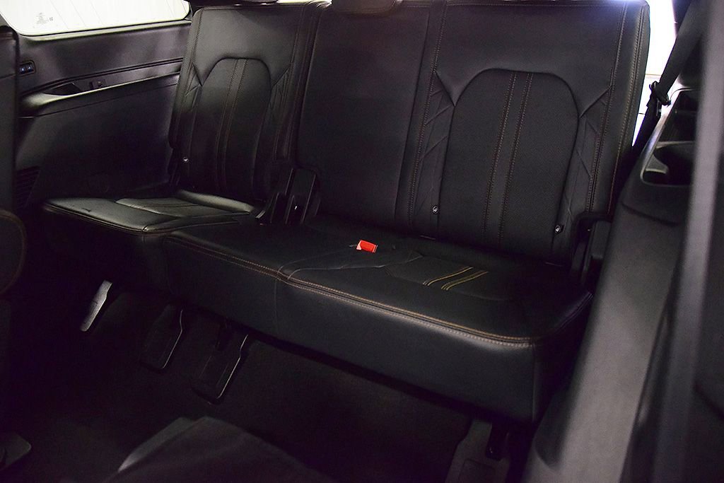 Used 2024 Ford Expedition Platinum AWD/4WD image 35
