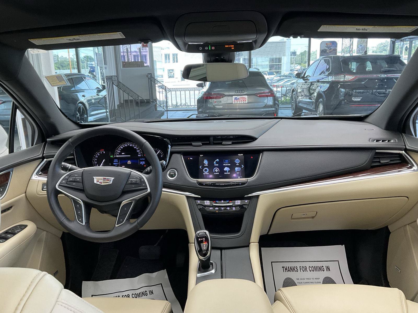 Used 2017 Cadillac XT5 Luxury w/ Driver Awareness Package AWD/4WD image 16