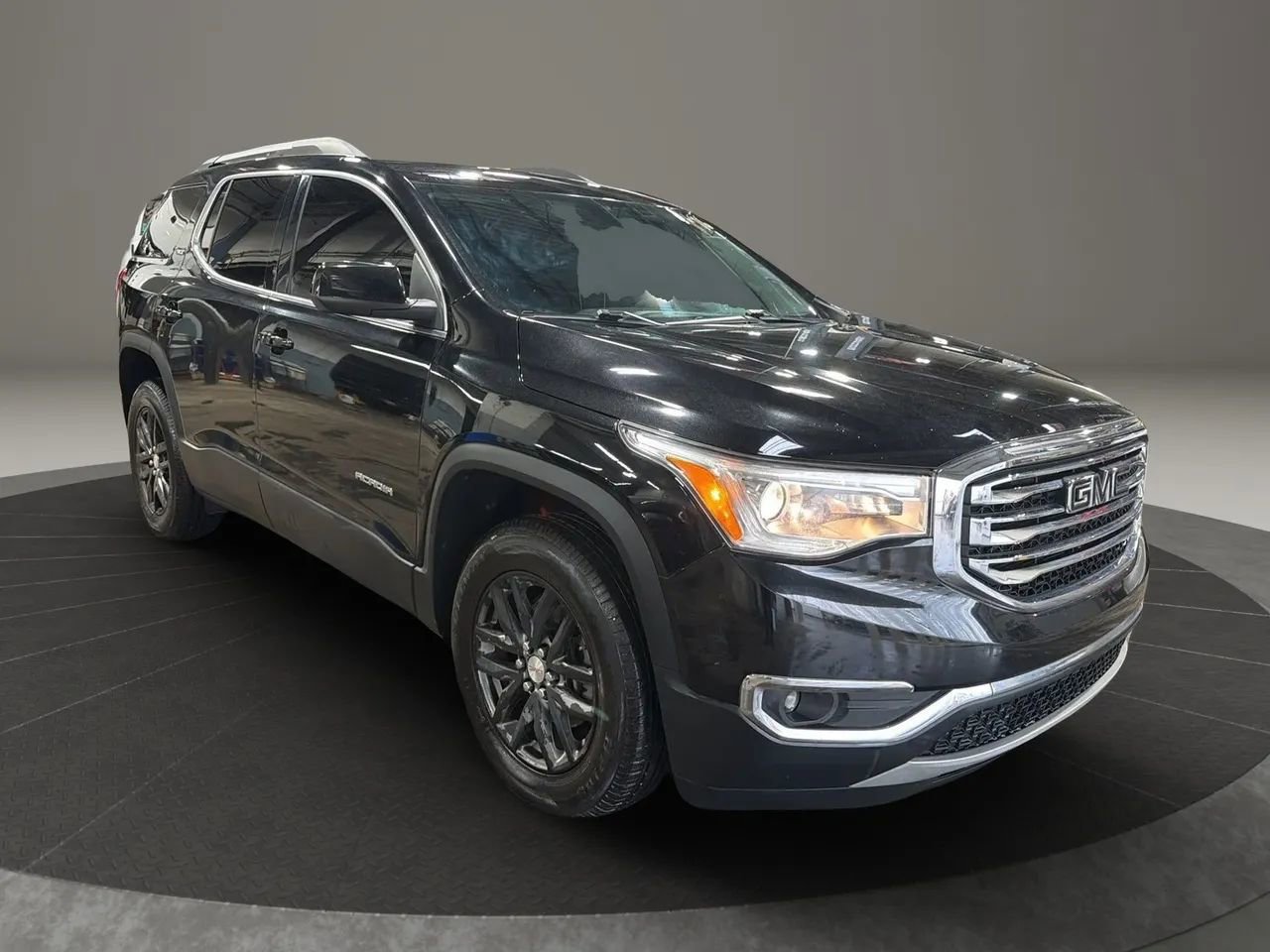 Used 2019 GMC Acadia SLT w/ LPO, Floor Liner Package FWD image 3