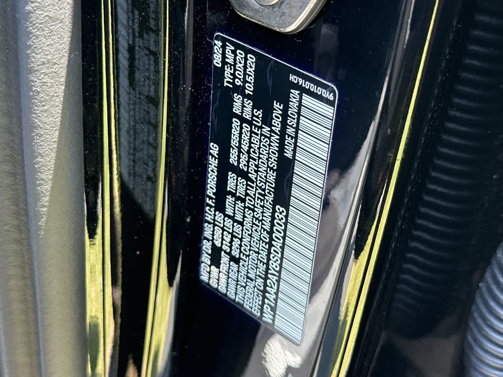 Certified 2025 Porsche Cayenne AWD/4WD image 35