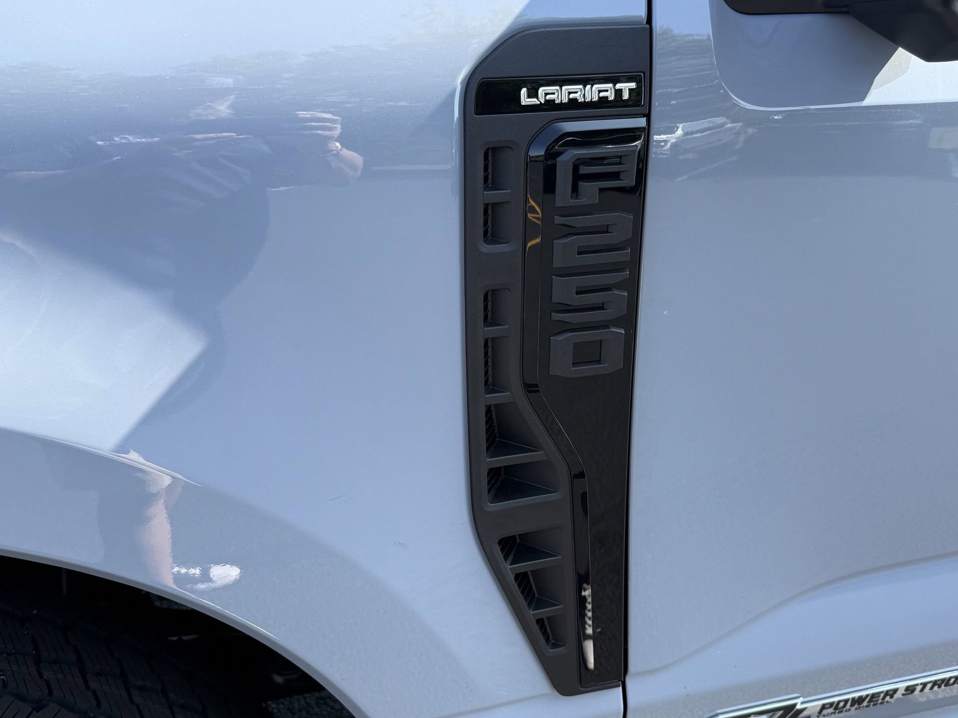 New 2025 Ford F250 Lariat w/ Lariat Ultimate Package image 27