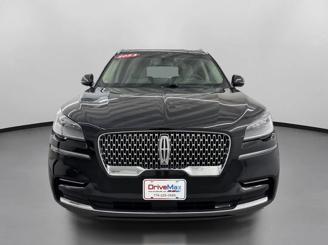 Used 2023 Lincoln Aviator Reserve w/ Equipment Group 201A AWD/4WD image 2