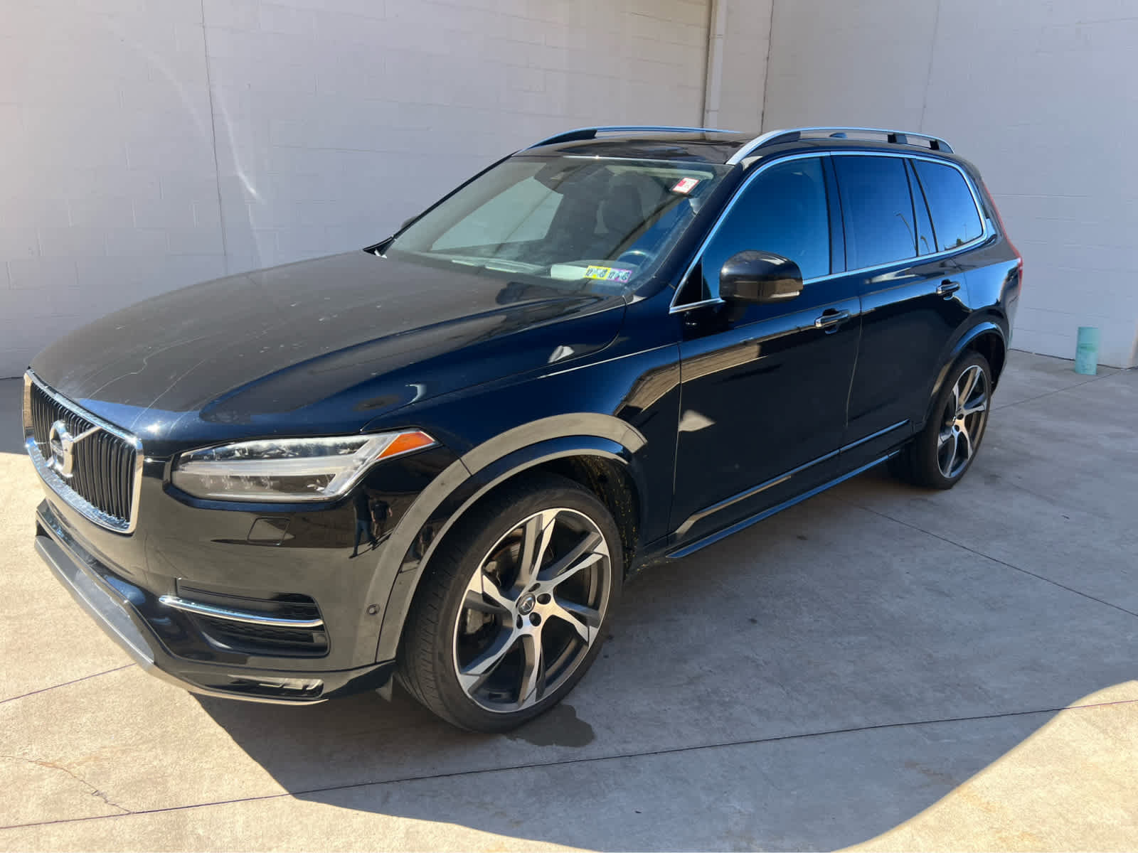Used 2016 Volvo XC90 T6 Momentum w/ Momentum Plus Package image 4