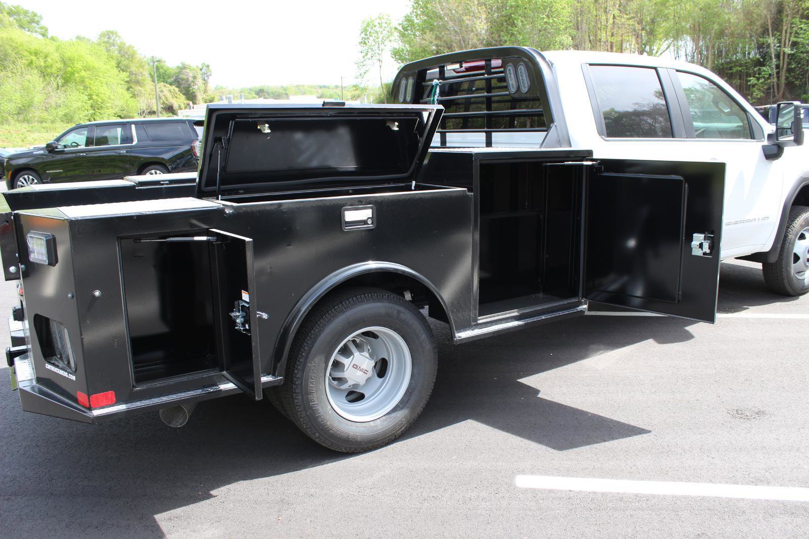 New 2026 GMC Sierra 3500 Pro w/ Convenience Package image 8