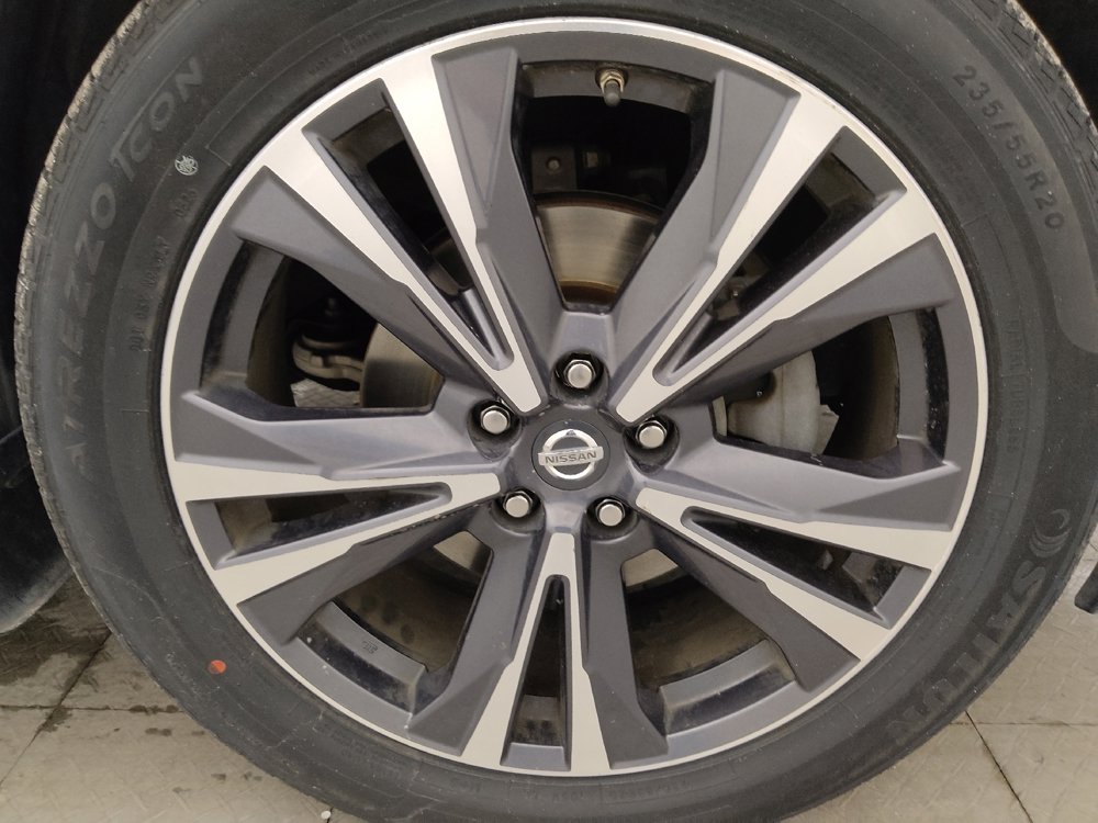 Used 2017 Nissan Pathfinder Platinum FWD image 31