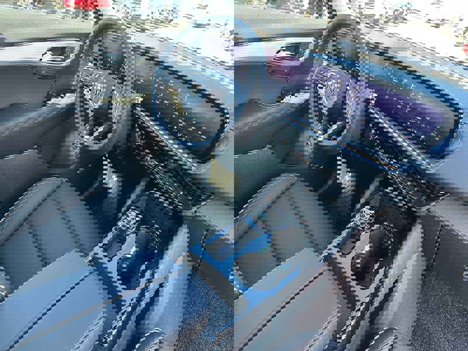 New 2025 Buick Envision Avenir image 11