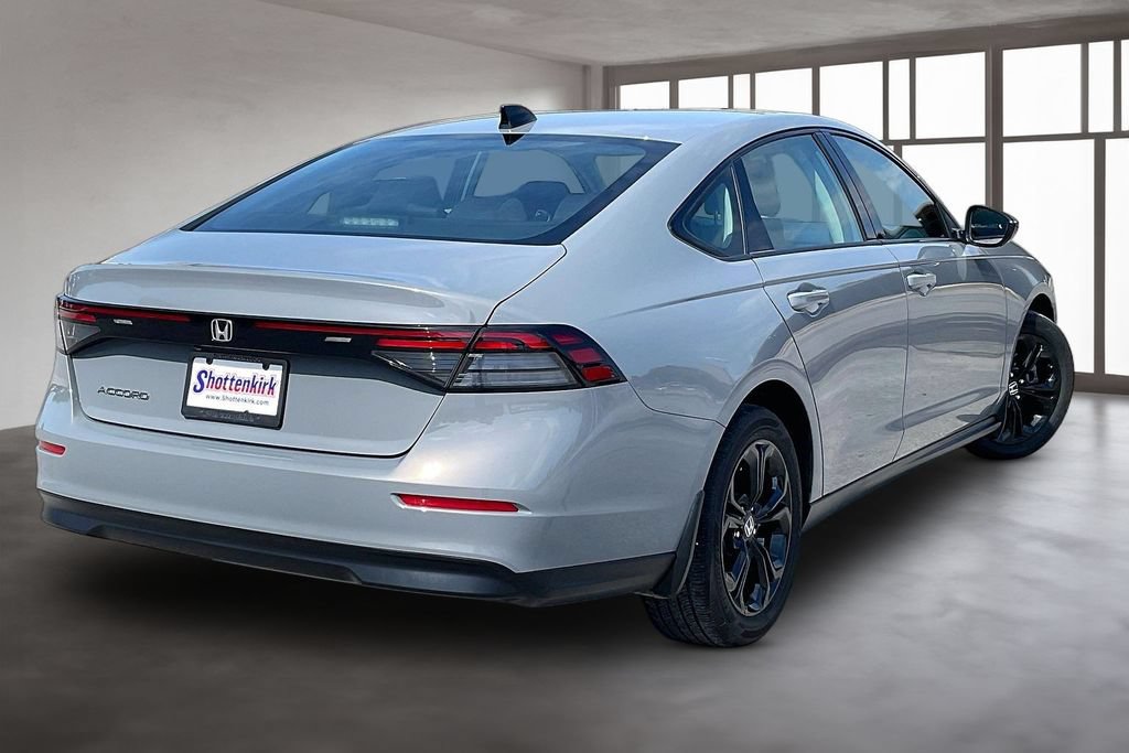 Certified 2025 Honda Accord SE image 6