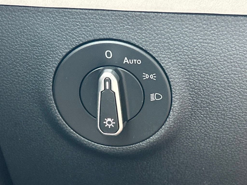 New 2026 Volkswagen Taos SE FWD image 29